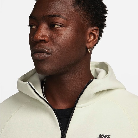 Nike Sportswear Tech Fleece Windrunner
Men's Full-Zip Hoodie - Picture 6 of 8